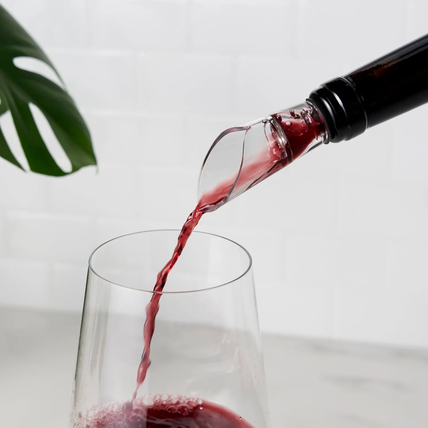 Aerial Aerating Wine Bottle Pour Spout - Thumbnail 2