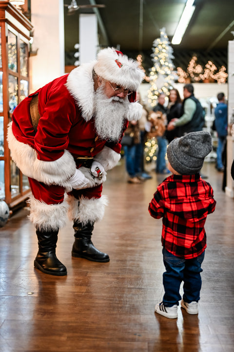 Selfies w/ Santa & Food Drive