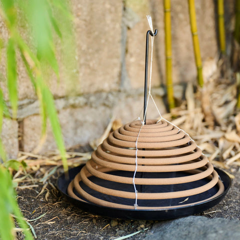 Citronella & Lemongrass Scented Outdoor Hanging Incense Coils w/ Metal Stand