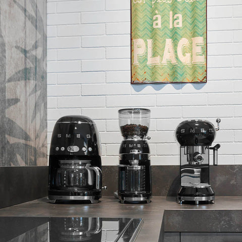 SMEG Retro Style 10-Cup Drip Coffee Machine with Filter, Cream