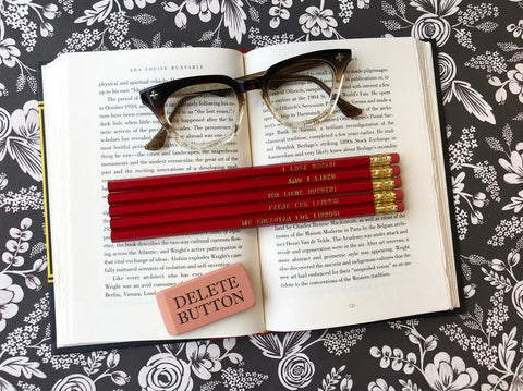 I Love Books! Multi Language Pencil Set
