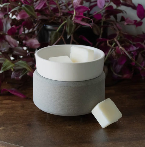 Tabletop candle or wax melter, 5x6 inches, Gray and white