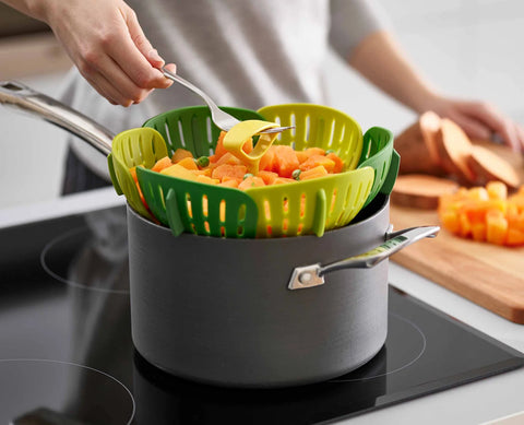 Joseph Joseph Bloom™ Green Folding Steamer Basket