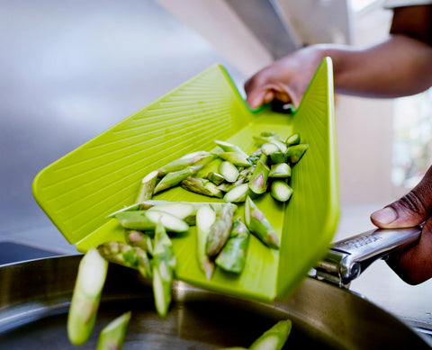 Joseph Joseph Chop2Pot™ Plus Large Folding Cutting Board - Green