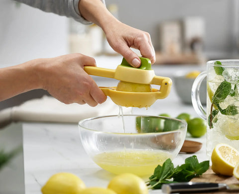 Joseph Joseph JuiceMax™ Dual-action Yellow Citrus Press