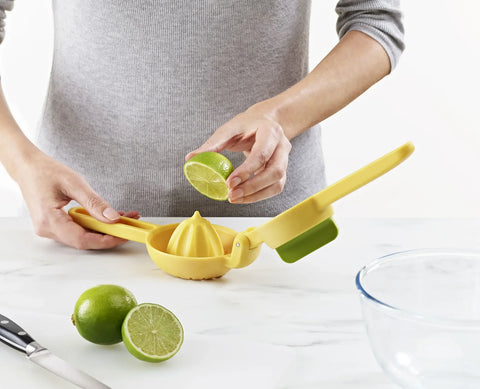 Joseph Joseph JuiceMax™ Dual-action Yellow Citrus Press