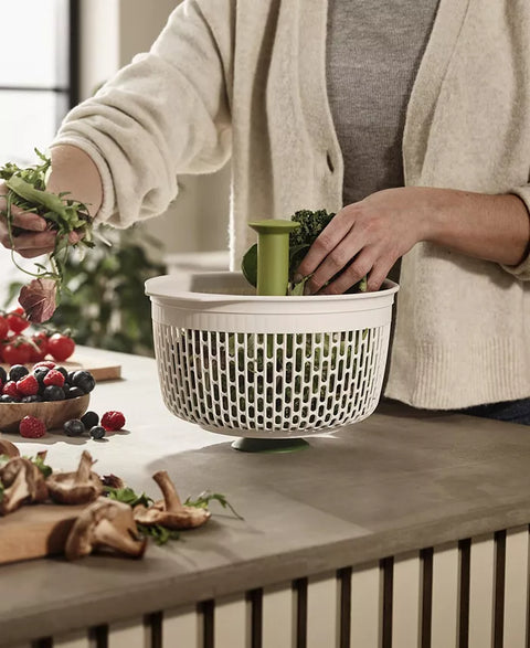 Joseph Joseph Spindola™ Green In-sink Salad-spinning Colander