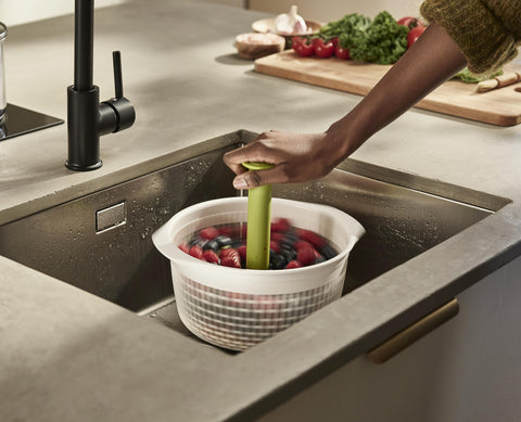 Joseph Joseph Spindola™ Green In-sink Salad-spinning Colander