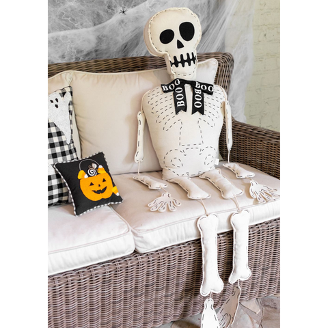 Life-Sized Skeleton Sitter