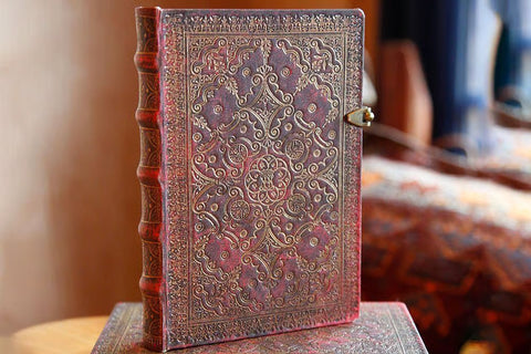Paperblanks® Equinoxe Carmine Journal, Midi