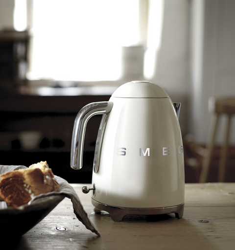 SMEG Retro Style 7 Cup Variable Tea Kettle, Cream