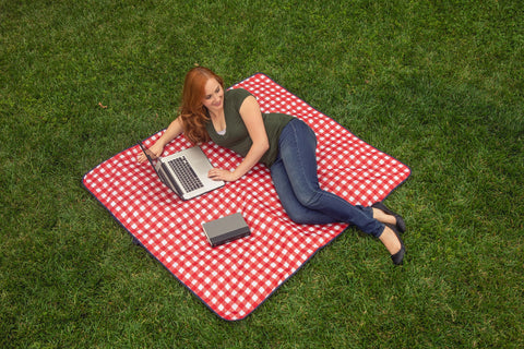 Vista Outdoor Picnic Blanket & Tote - Red + White Plaid